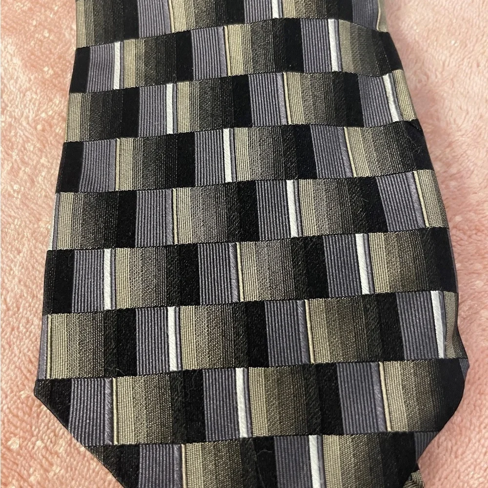 Elegant Black and Green Checkered Tie